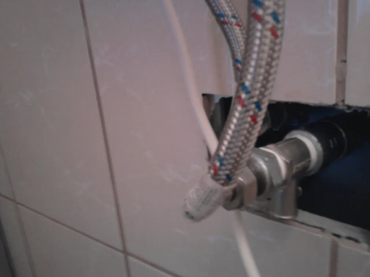 Jak zamontować zawór bezpieczeństwa do bojlera i uniknąć problemów