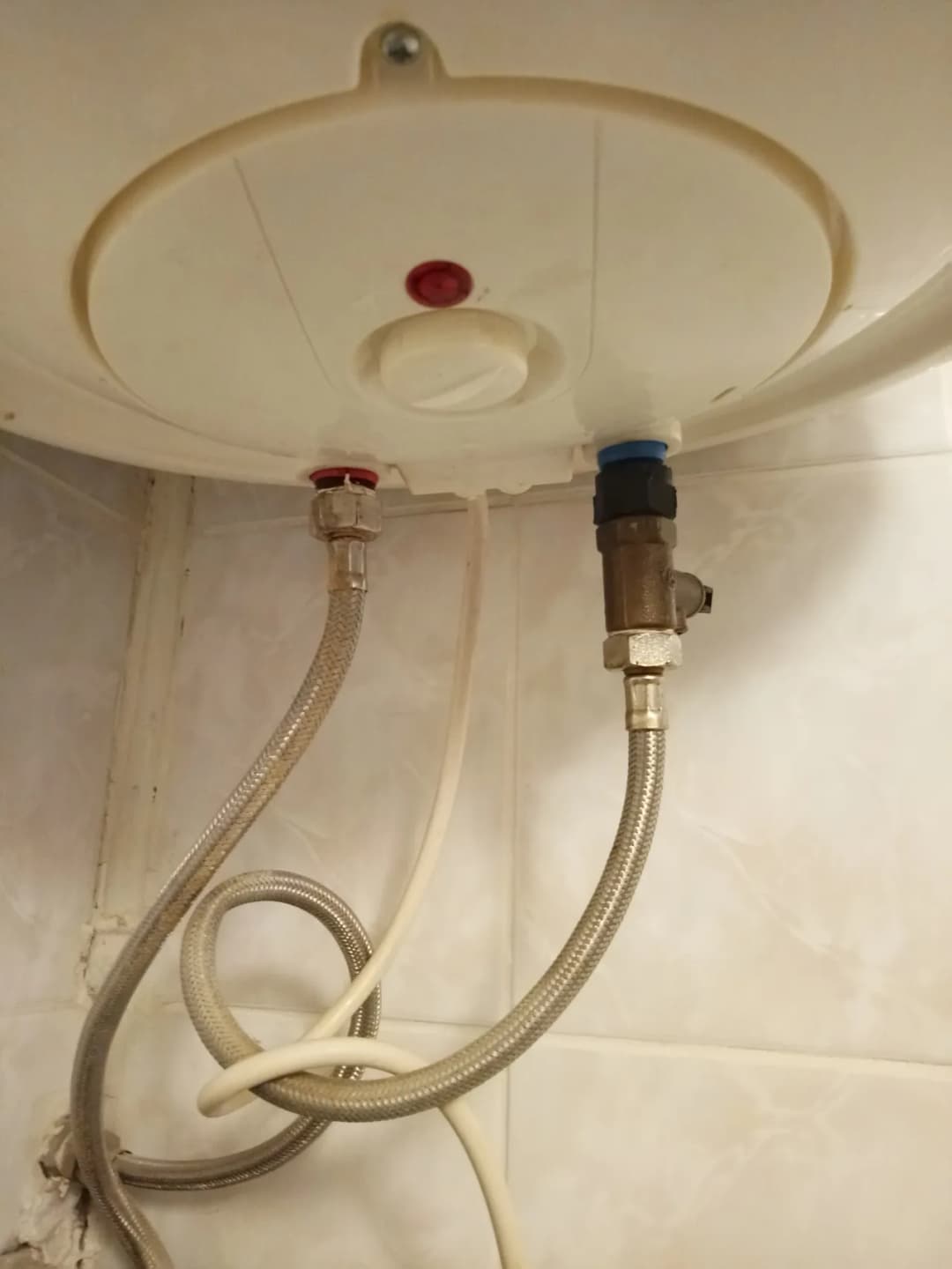 Jak samodzielnie sprawdzić grzałkę w bojlerze i uniknąć kosztownych napraw